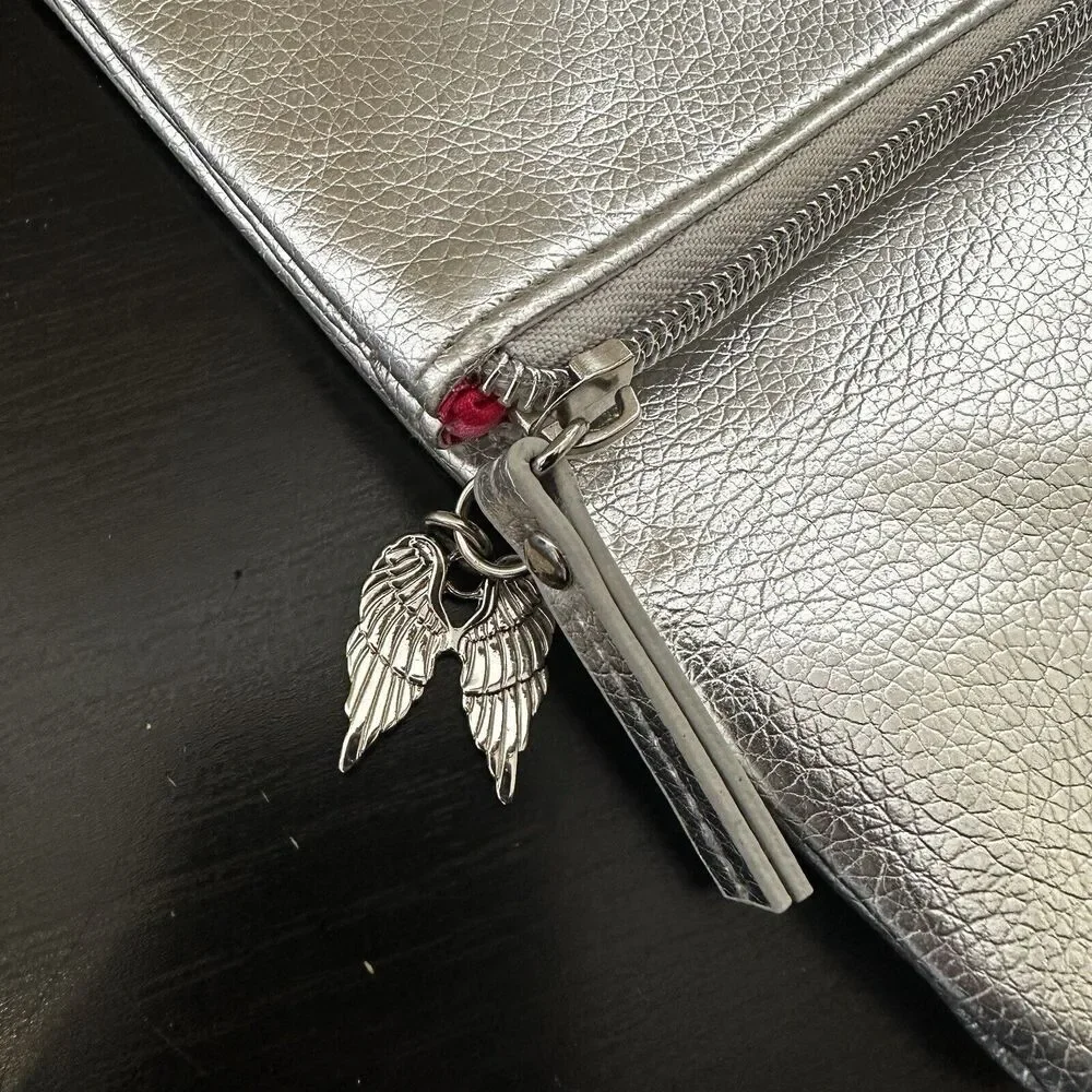 Victoria's Secret‎ Angel Clutch Make Up Bag In Silver Bling Cute Night Zip Close